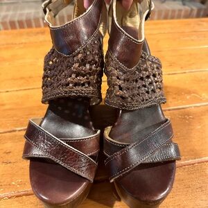 Bedstu Woven Wedge Platform Sandals Brown Sz 9